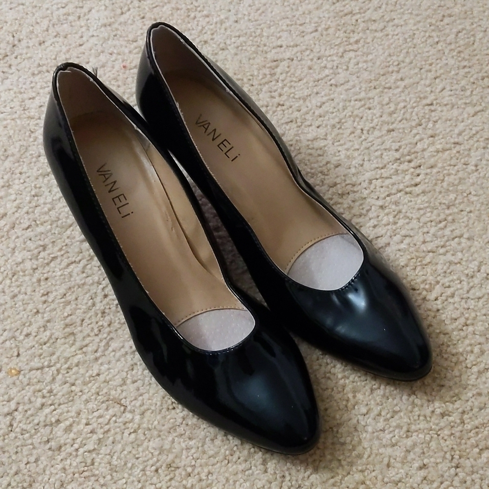 Van Eli Black 2.5" Classic Heel Size 7.5